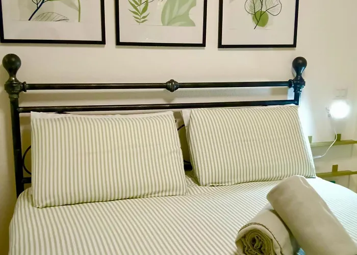 Apartment Porto Vecchio - Charming Lakefront In The Heart Of