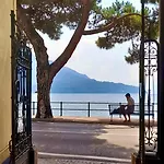 Apartman Porto Vecchio - Charming Lakefront In The Heart Of