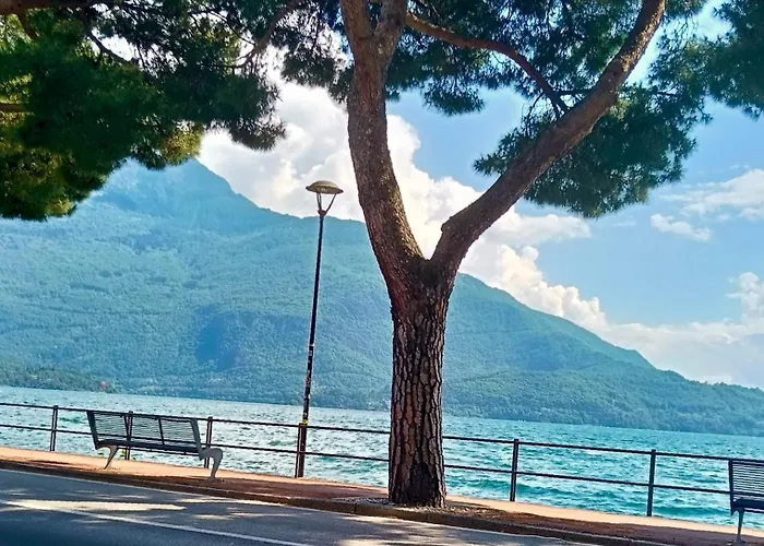 Porto Vecchio - Charming Lakefront In The Heart Of
