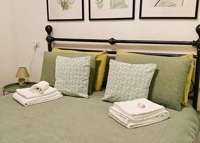 דירה Porto Vecchio - Charming Lakefront In The Heart Of דומאסו