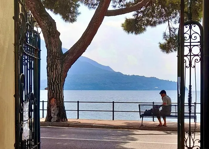 Appartamento Porto Vecchio - Charming Lakefront In The Heart Of